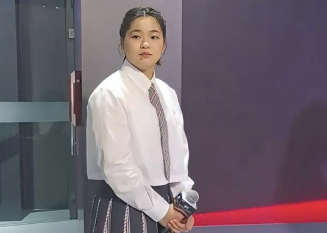 华体会体育官方入口-18岁全红婵出席商业活动！罕见穿裙子打领带 疑变胖引发退役猜想